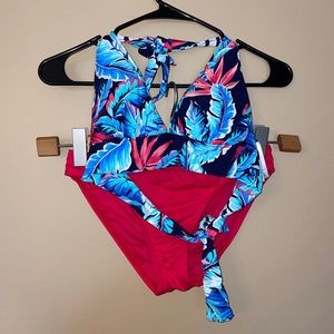 Tommy Bahama Bikini Set. Super cute pattern!!